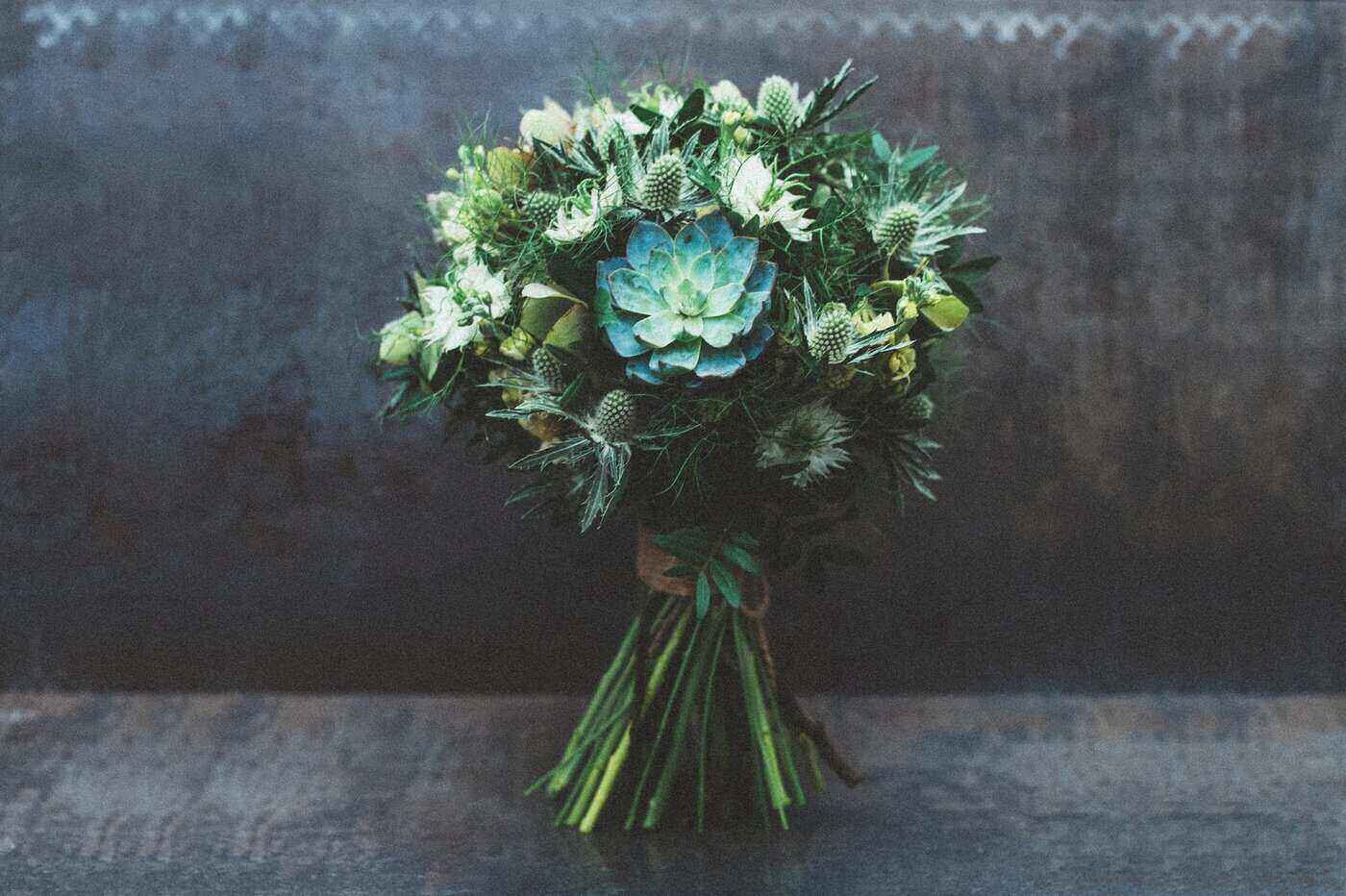 hand-tied bouquet - 3 floral design techniques for everyday use