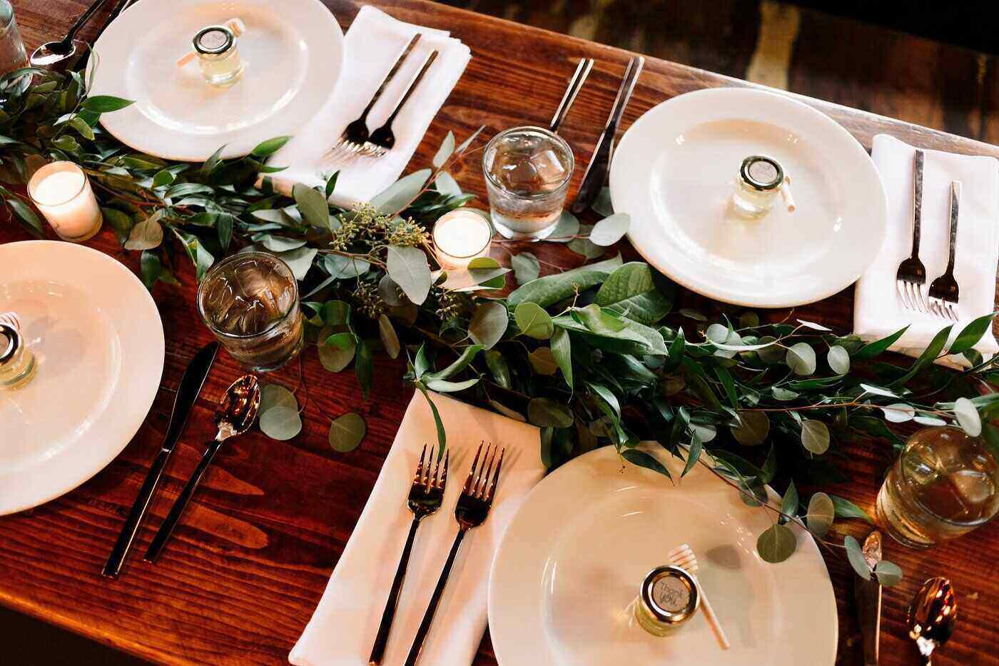 greenery on wedding table - 5 tips for creating the perfect wedding centerpiece